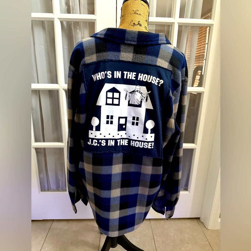 JC IN THE HOUSE.. Blue and White Plaid Flannel Shirt